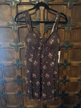 NWT Steve Madden ditsy floral dress M